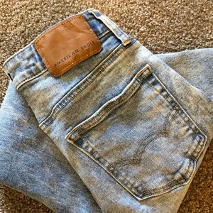 Young men skinny jeans